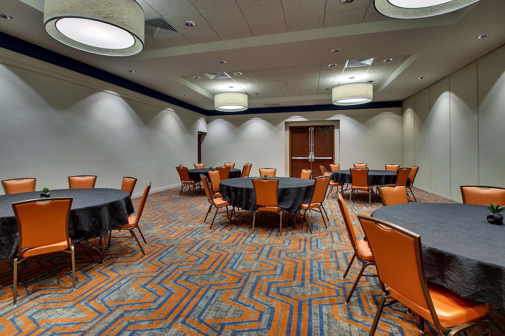 Drury Inn & Suites Iowa City Coralville 44/50