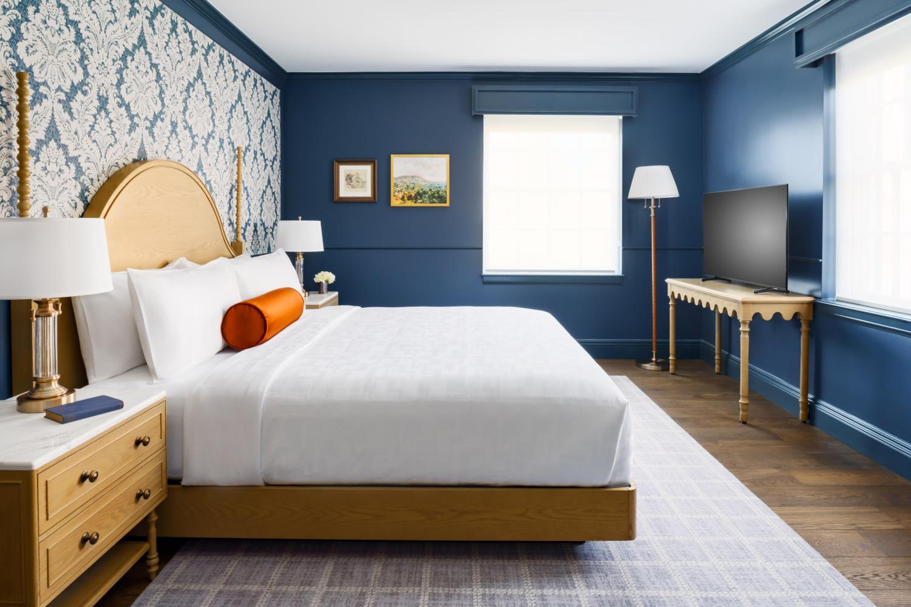 Suite, King Bed