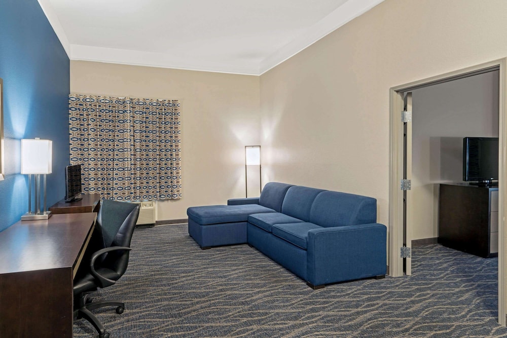 La Quinta Inn and Suites Phoenix I-10 West 28/50