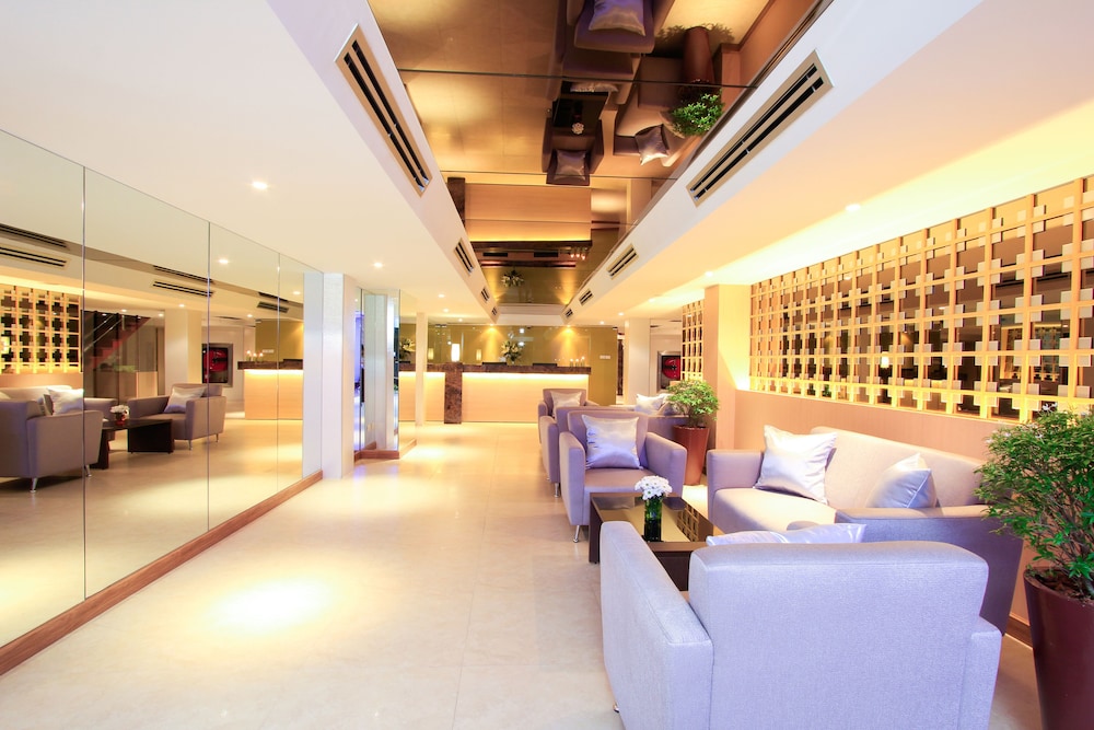 PETALS INN 24/26