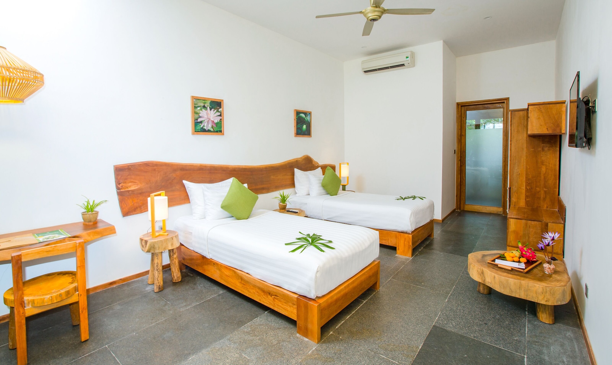 Garden Pool Residence, Queen and Twin Beds