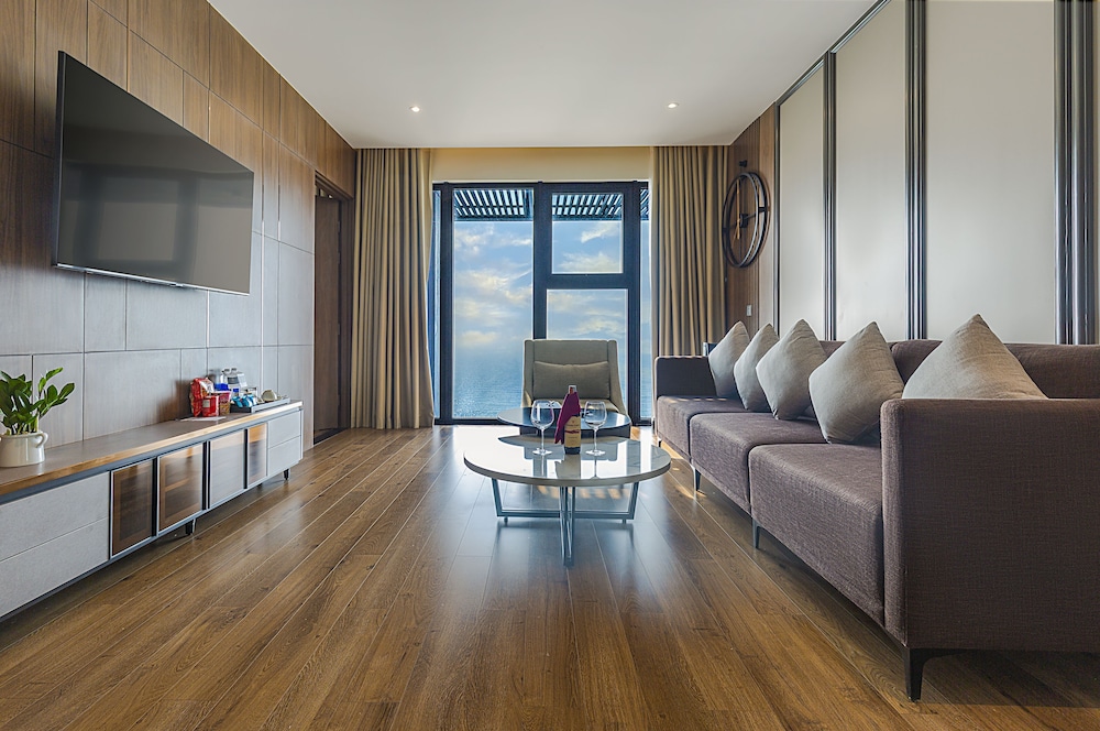 Peninsula Hotel Danang 26/48