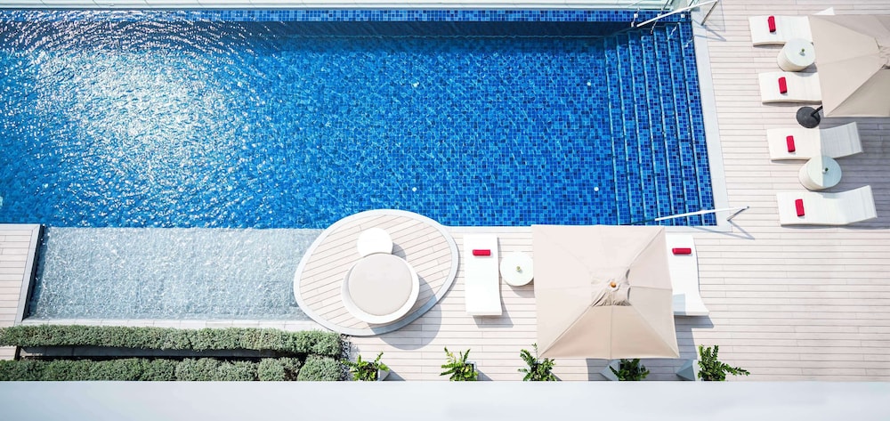 Avani Riverside Bangkok Hotel 68/72