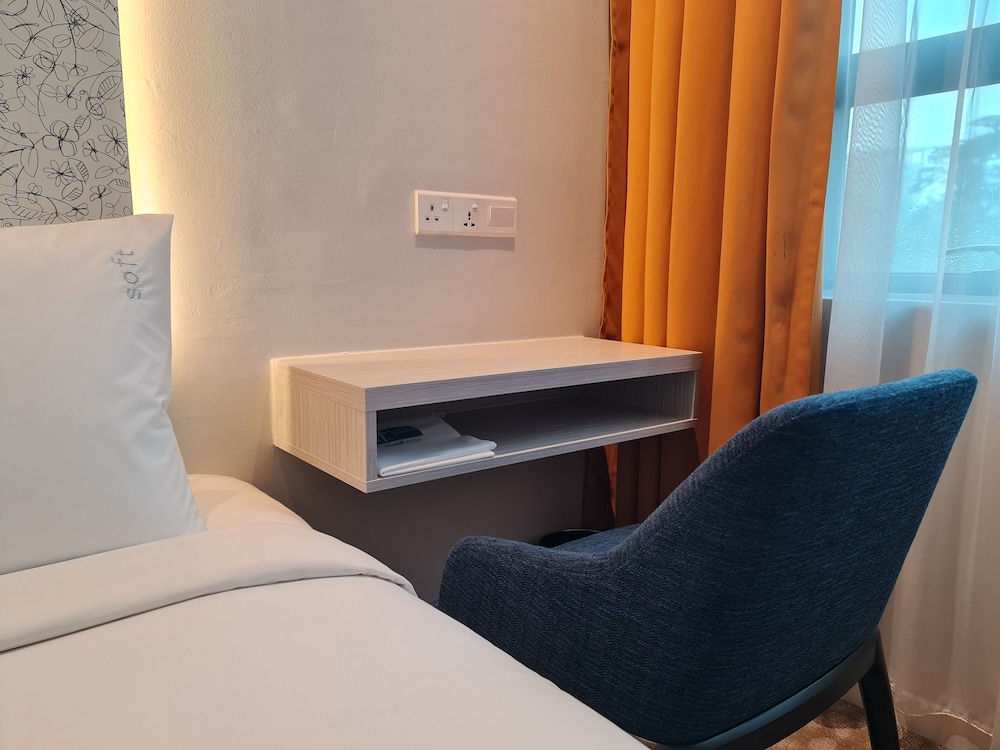 Holiday Inn Express & Suites Johor Bahru 25/62