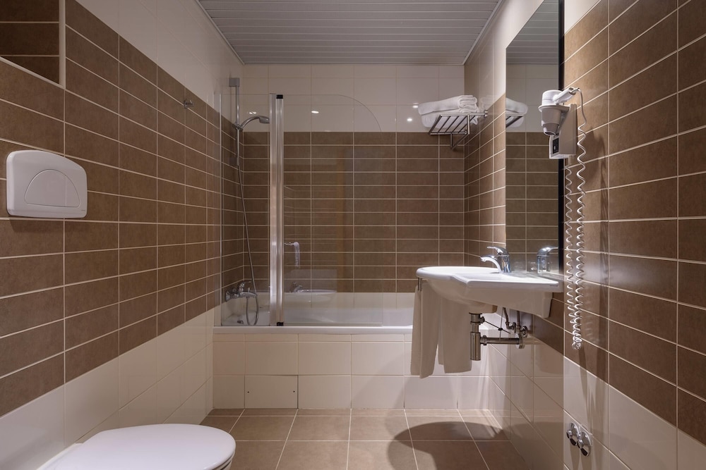 Tryp By Wyndham Porto Centro Hotel 47/48