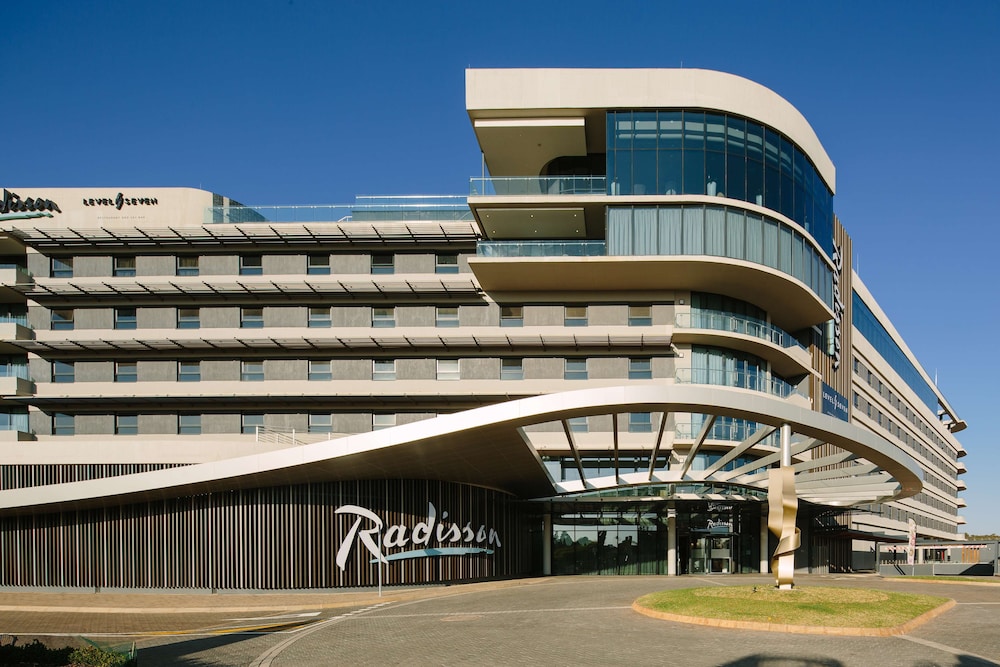 Radisson Hotel & Convention Centre Johannesburg, O.R. Tambo 5/50