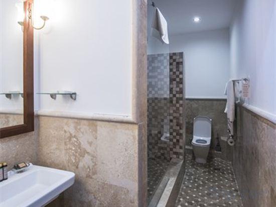 Semi Room, Suite, Twin Beds