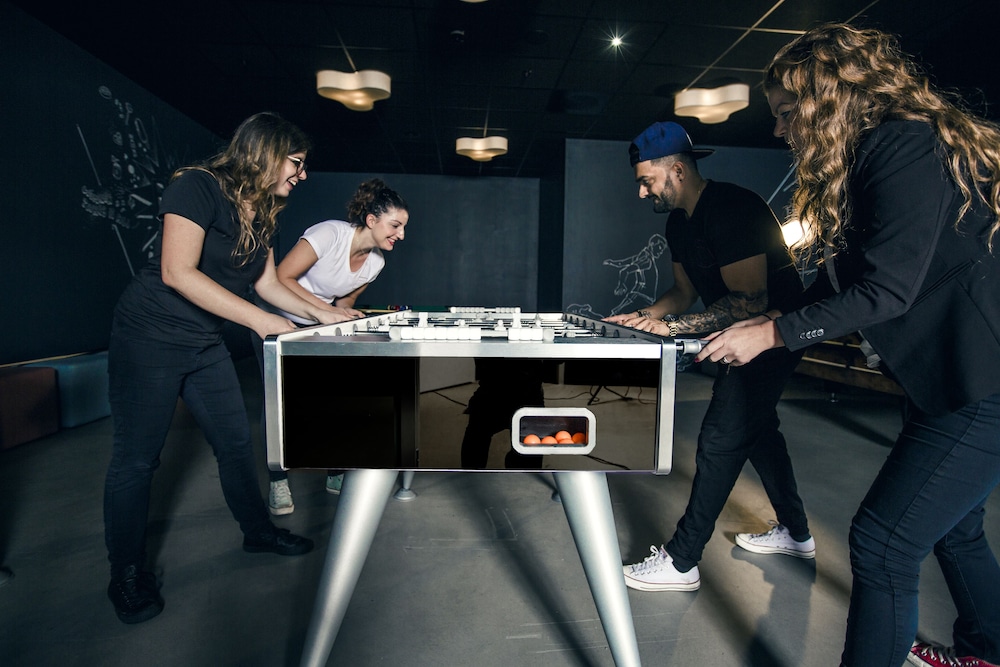 MOXY OSLO X 8/78