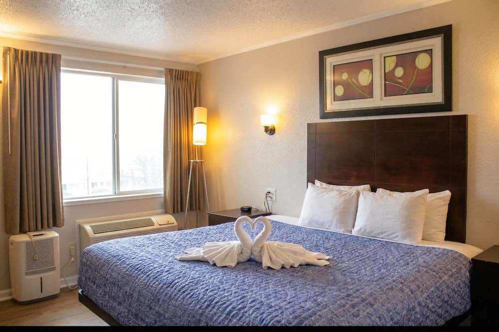Rodeway Inn And Suites 35/71