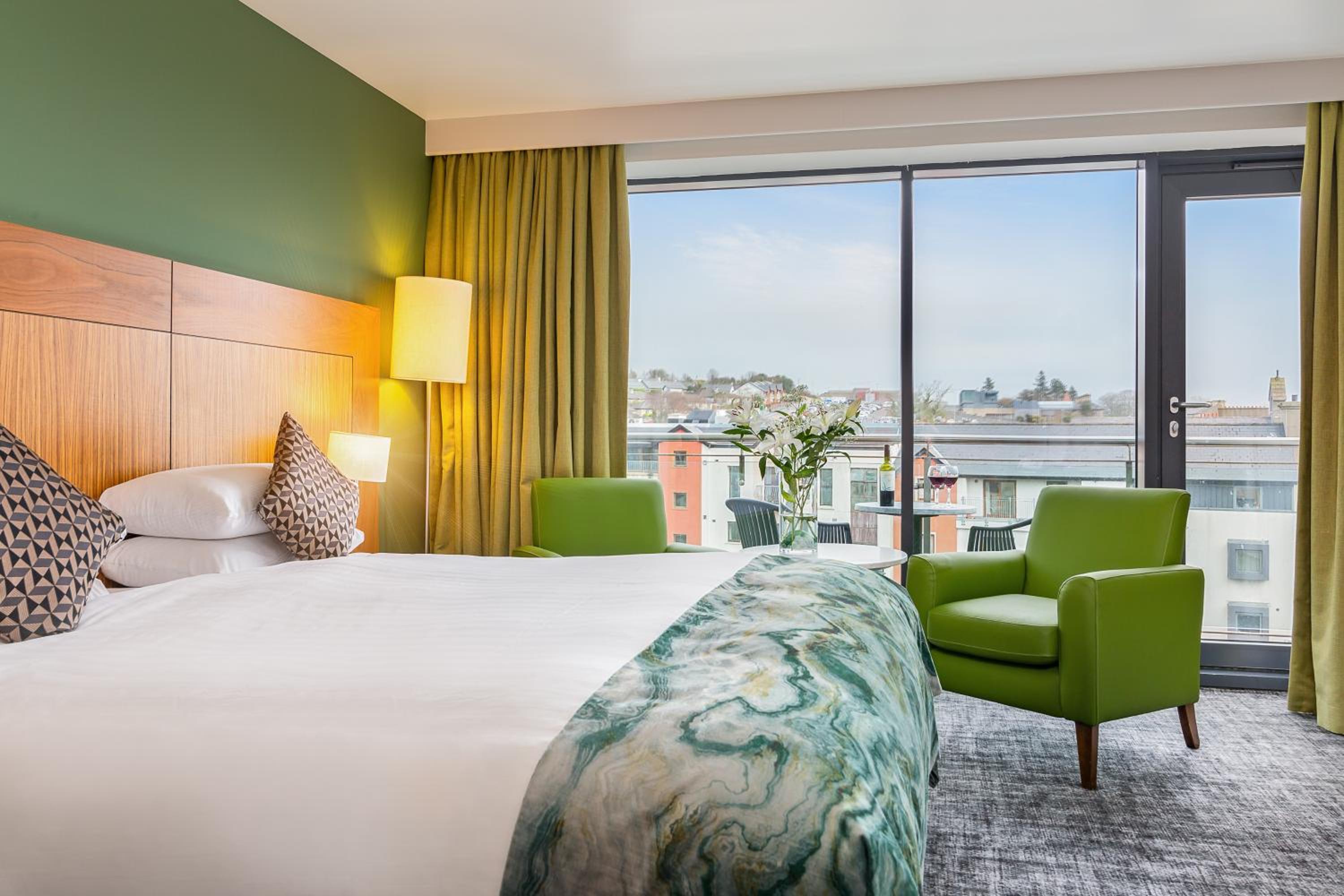 Deluxe, Double Bed, River View, Glasshouse Hotel 5/9