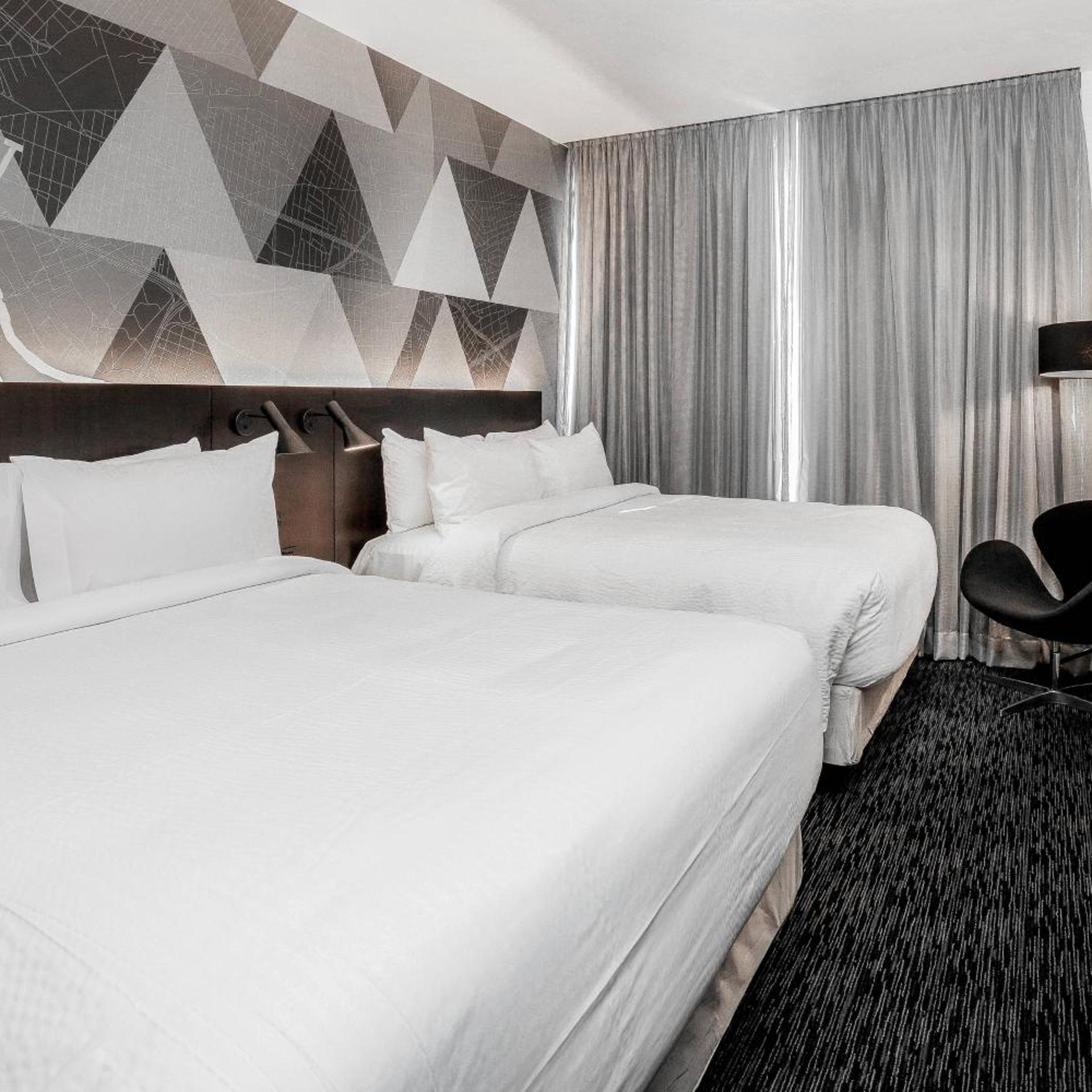 Deluxe, Queen Bed, Accessible