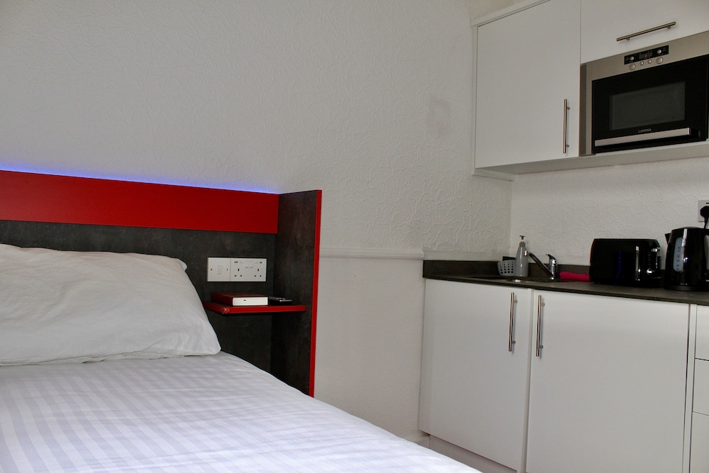 Station Hotel 23/66