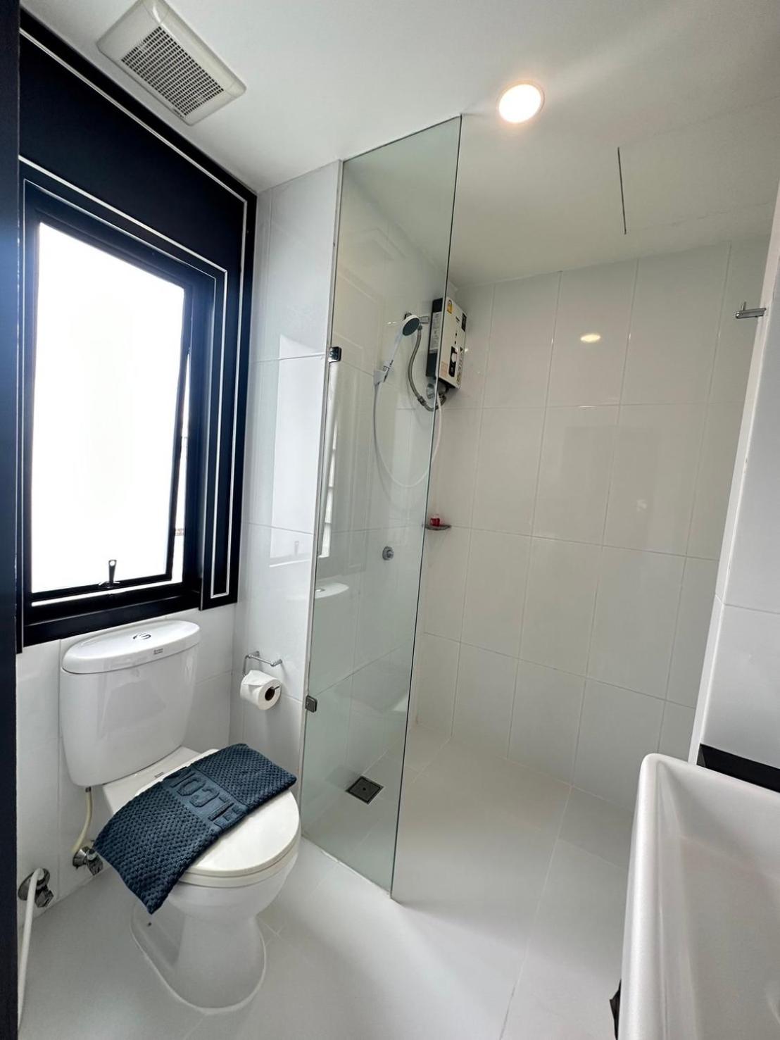 14 Sathorn Hotel 38/42