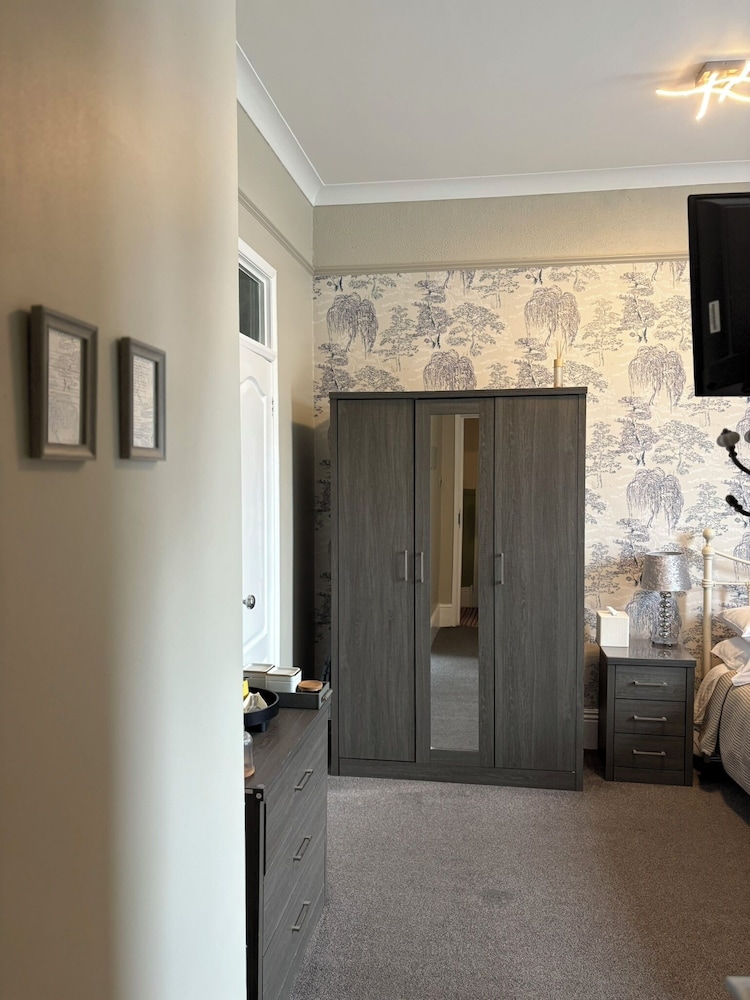Cherwood Hotel 8/50