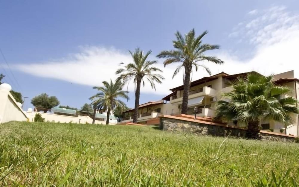 Kelyfos Hotel Bungalows and Suites 46/50