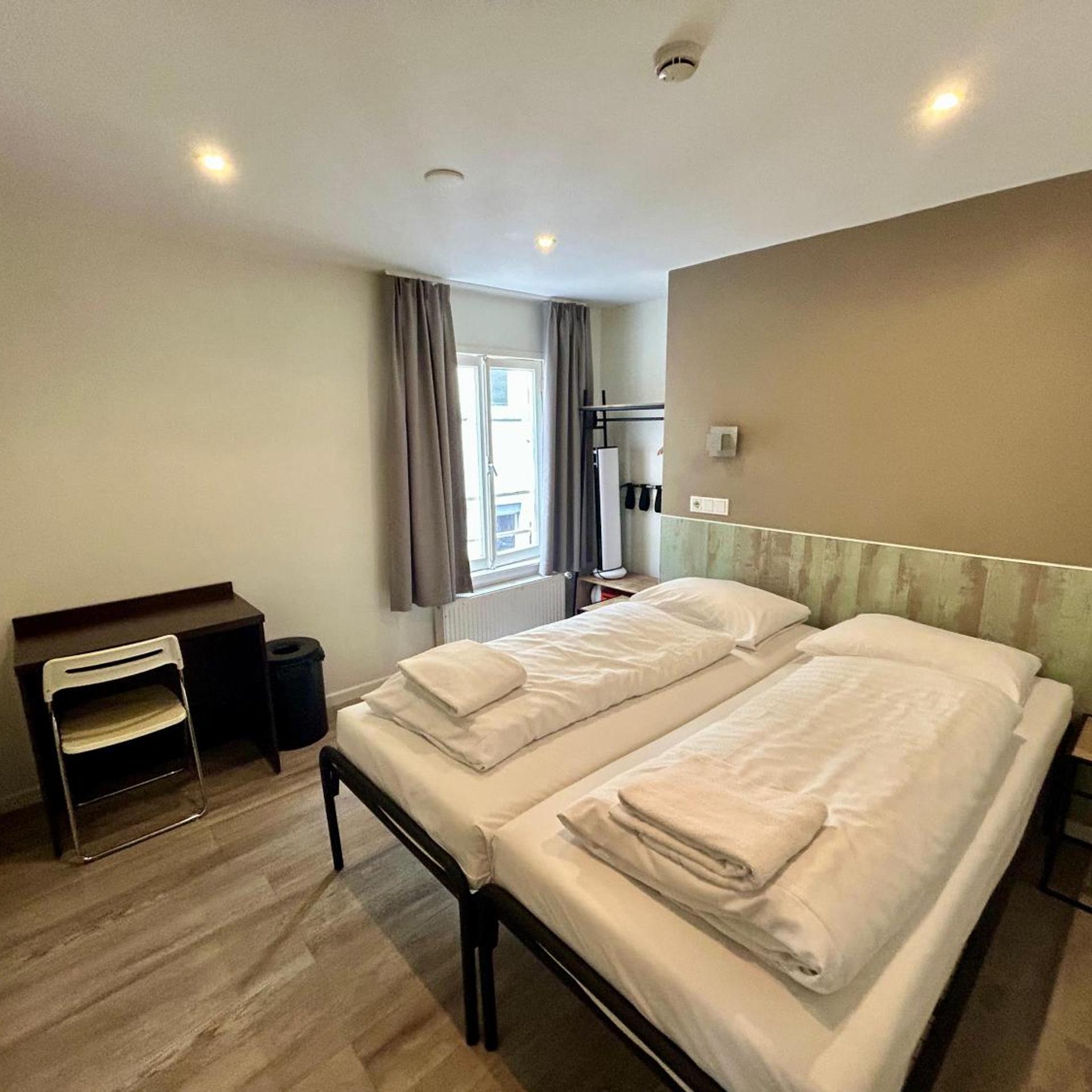 Room, Twin Beds, Private Bathroom