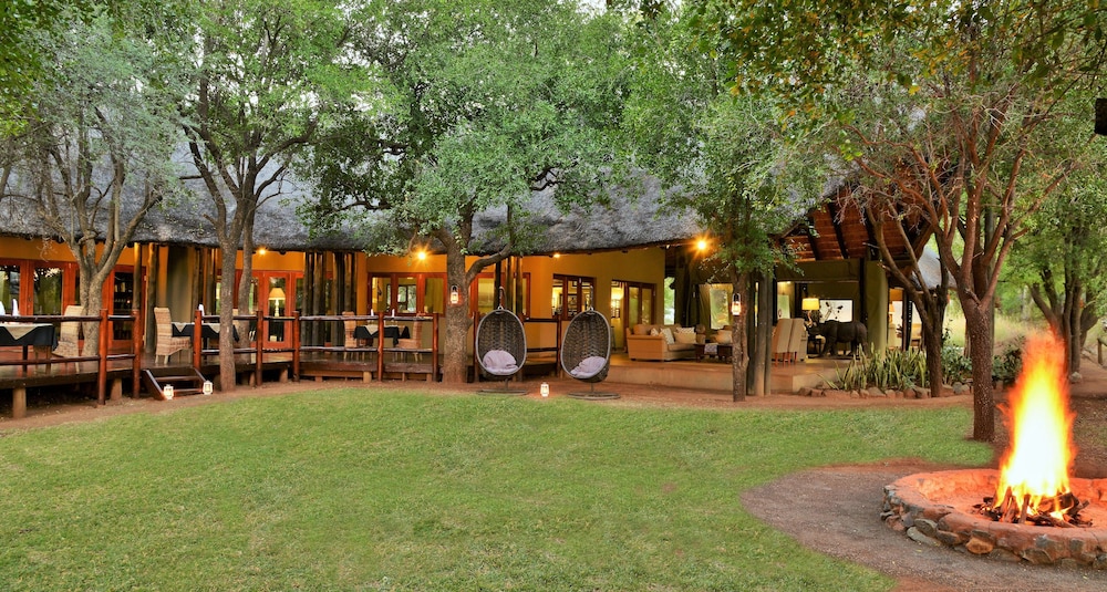 Black Rhino Game Lodge 2/69