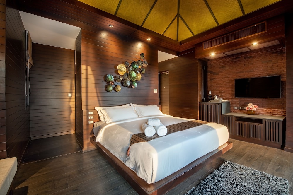 Nirvana Beach Resort and Spa 10/50