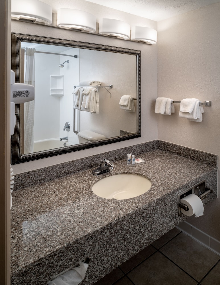Clarion Pointe Beckley, WV 9/55
