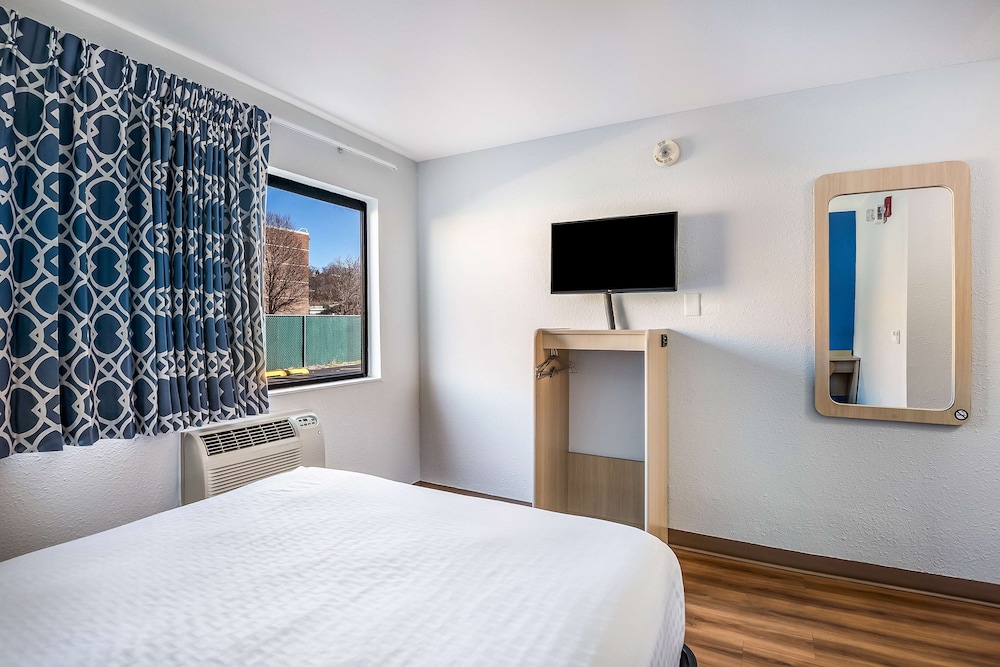 Americas Best Value Inn East Peoria 16/34