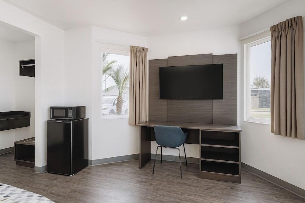 Motel6 Westminster, CA - North 38/60