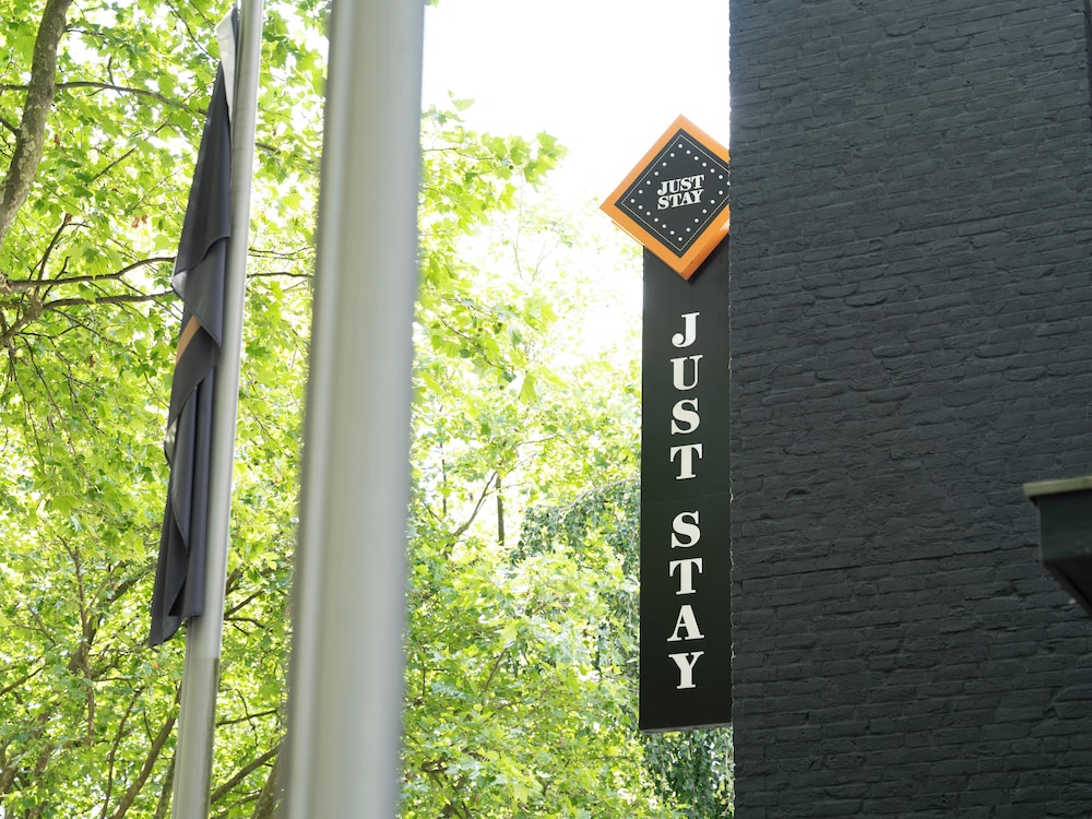 JustStay Ratingen Hotel & Apartments 43/50
