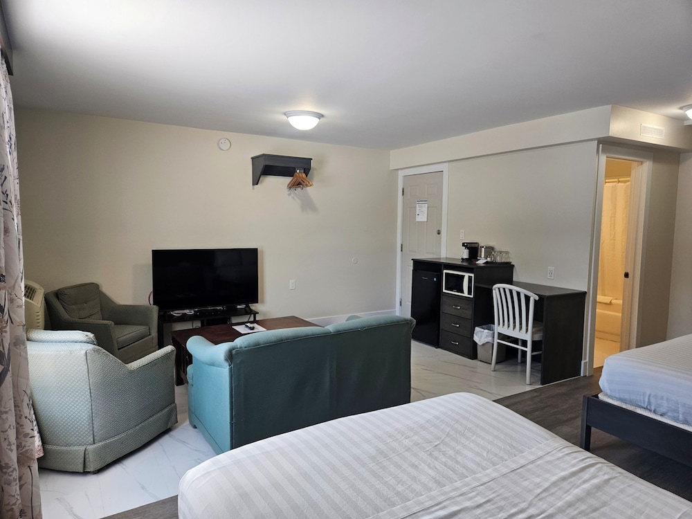 Leelas Villa Inn Flesherton 16/28