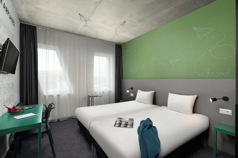 Ibis Styles Budapest Airport 23/64