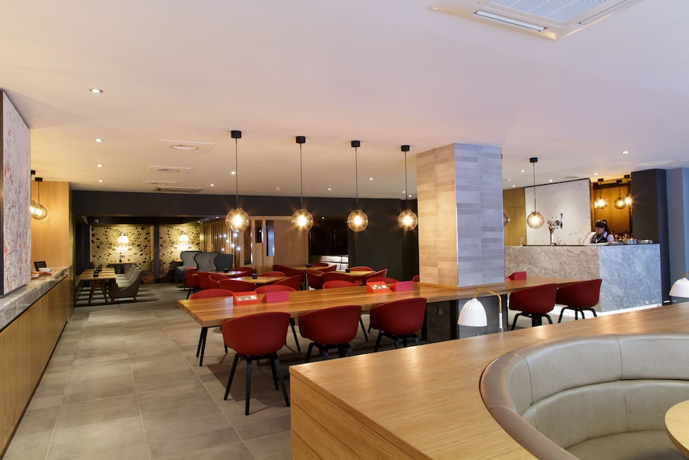 Apex City of Glasgow Hotel (ex Marks Hotel Glasgow) 44/47
