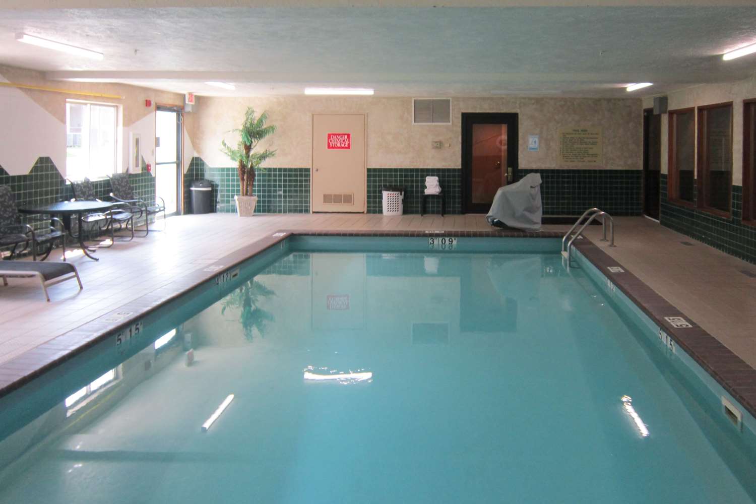 Quality Inn Nashville Bloomington 27/47