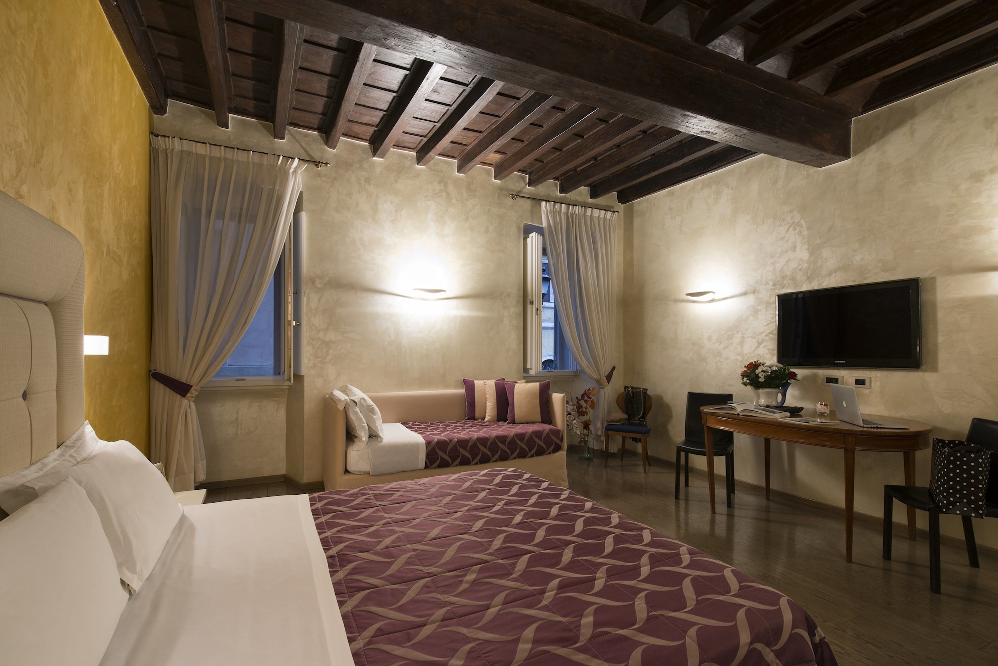 Mezzanine, 2 Bedrooms, Junior Suite, Studio, King and Twin Beds, Bathtub، Relais Maddalena 2/4