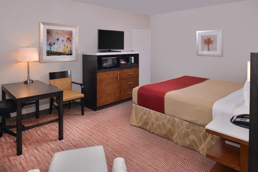 Best Western Royal Palace Inn & Suites 18/46