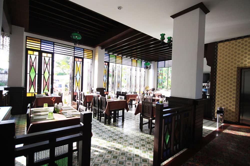 Dee Andaman Hotel 32/34