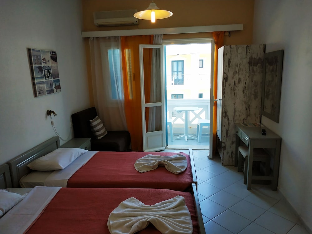 Renia Hotel 23/60