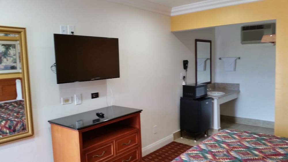 Kona Inn Motel Anaheim 6/42