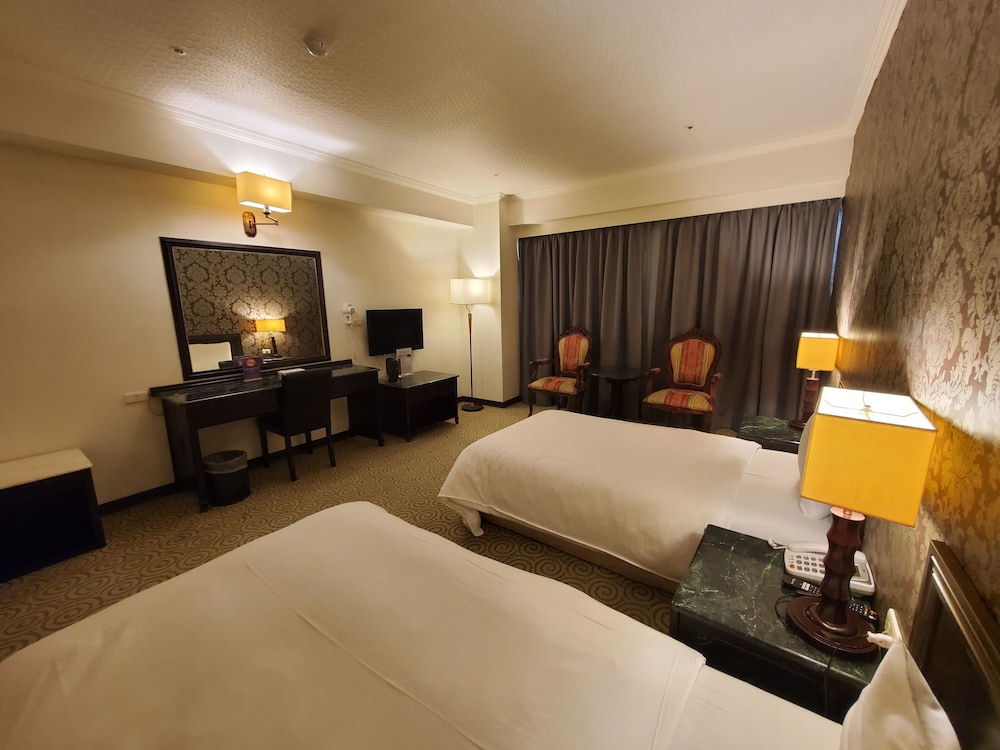 غرفة قياسية بسريرين منفصلين، Well Garden Hotel 2/3