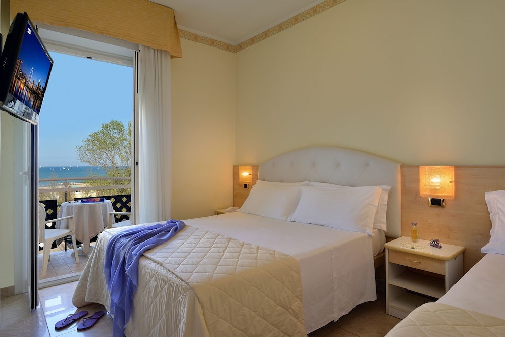 غرفة ثلاثية بسرير مزدوج وسرير فردي، Gaston Hotel 2/10