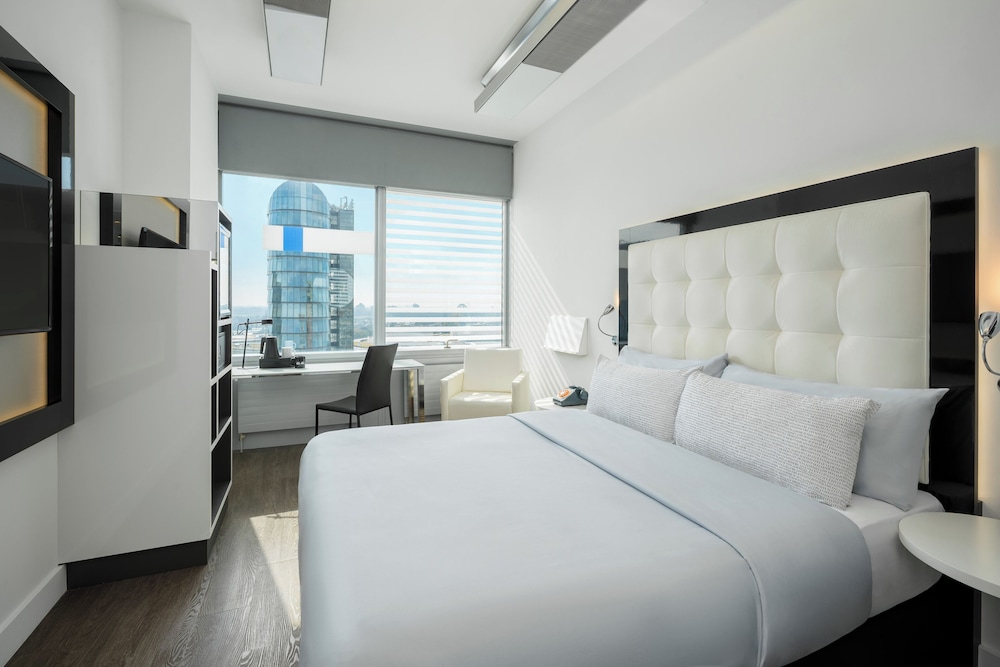 Innside By Melia Dusseldorf Hafen 13/75