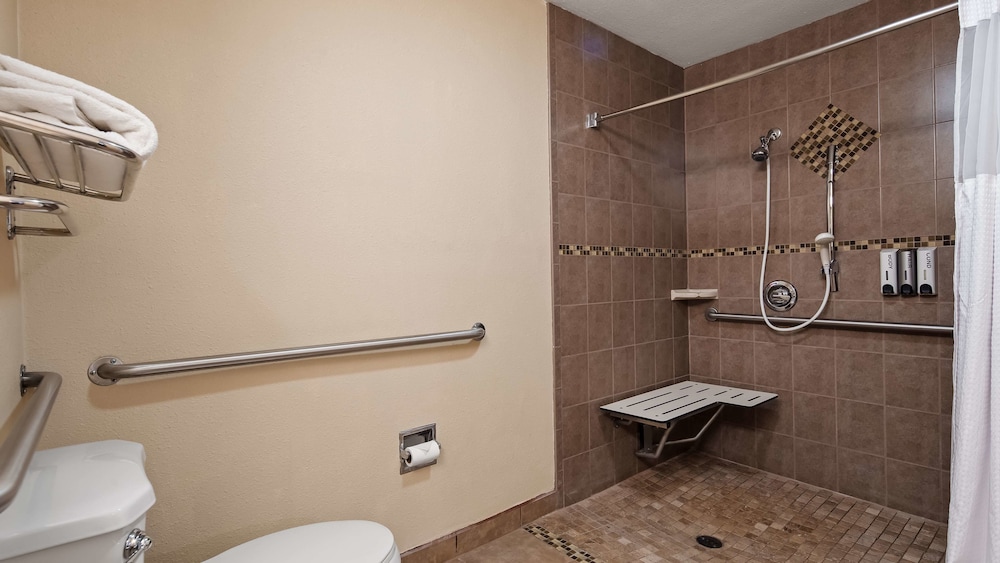 Best Western Apricot Inn 17/29
