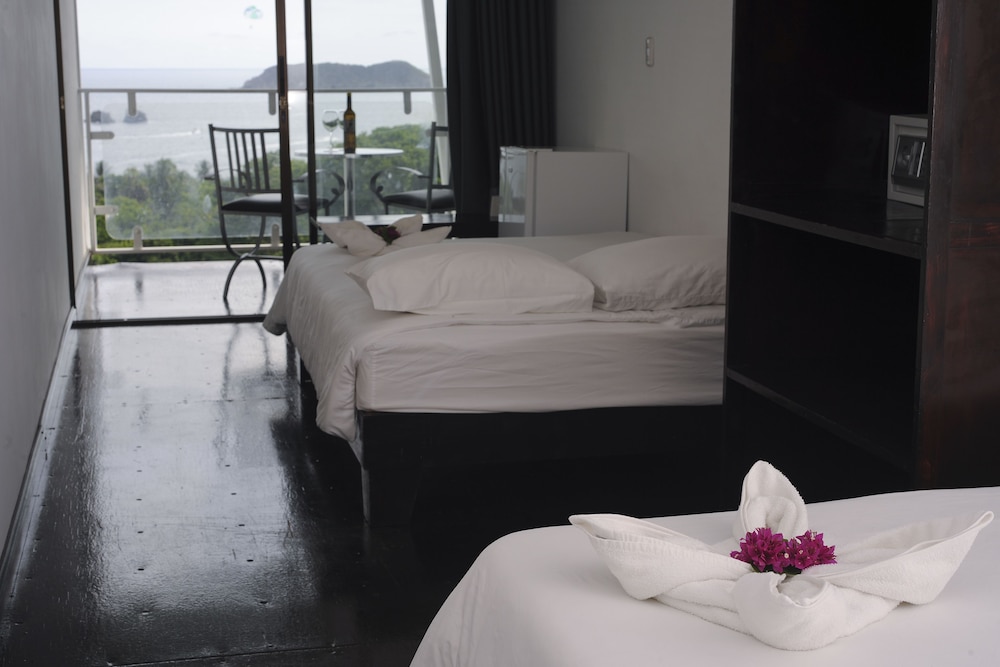El Faro Beach Hotel 22/65
