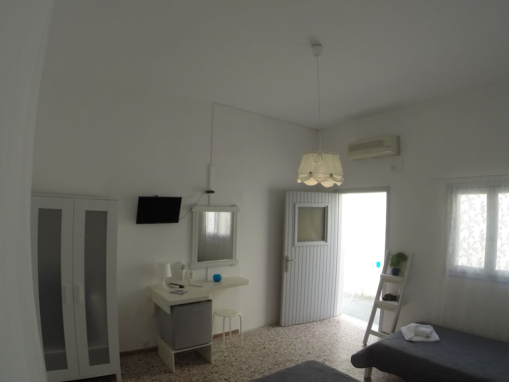 Sagma Rooms Santorini 40/60