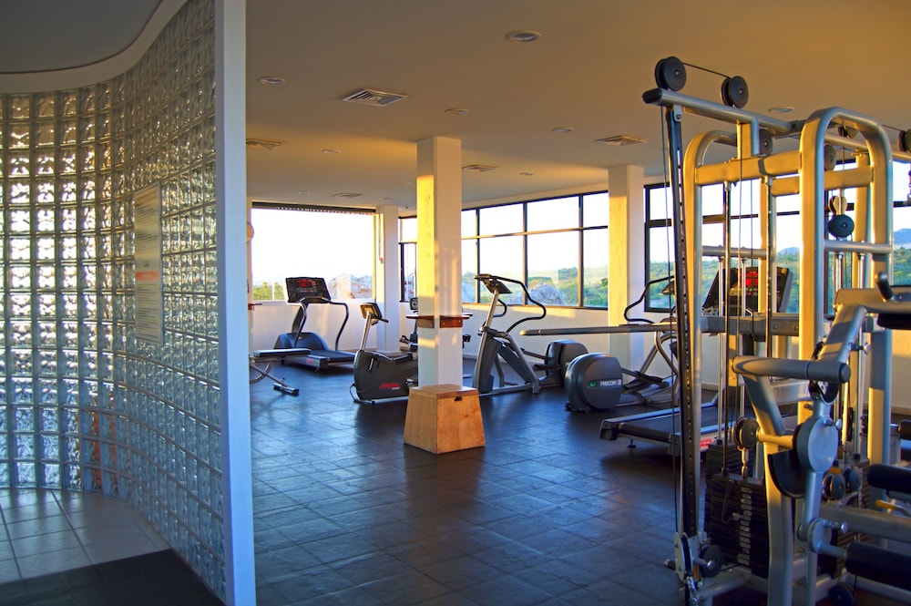 Sunrock Hotel & Suites 23/50