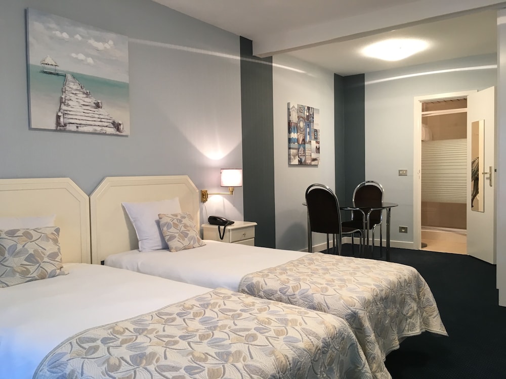STANDARD, TWIN BEDS, EU AREA VIEW