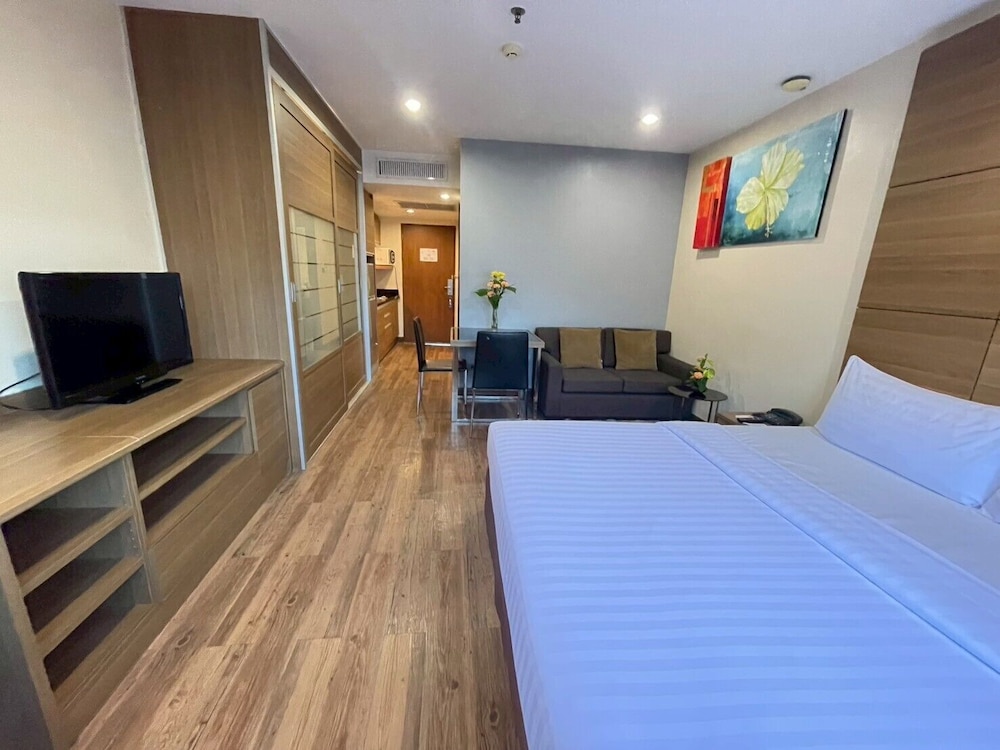 Sima Thani Hotel 11/50