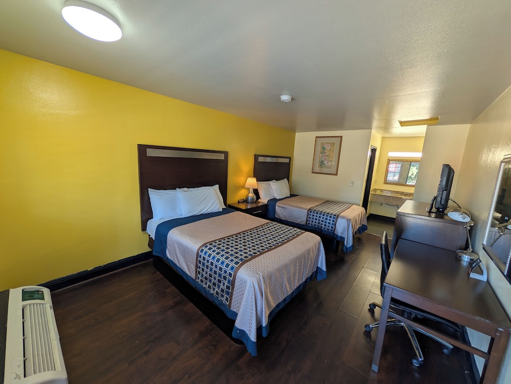 Crossroads Inn 13/39