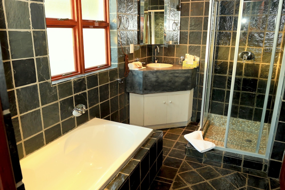 La Lechere Guest House 50/50