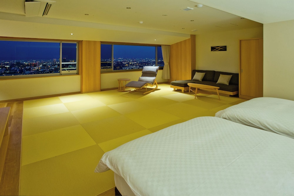 Japanese, Modern, Twin Beds, 3 Futon Beds, Outdoor Bath