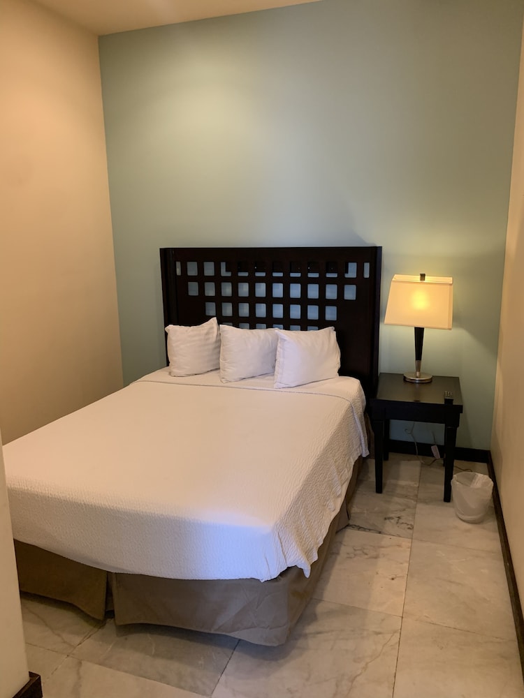 Suites At Sunchase 13/49