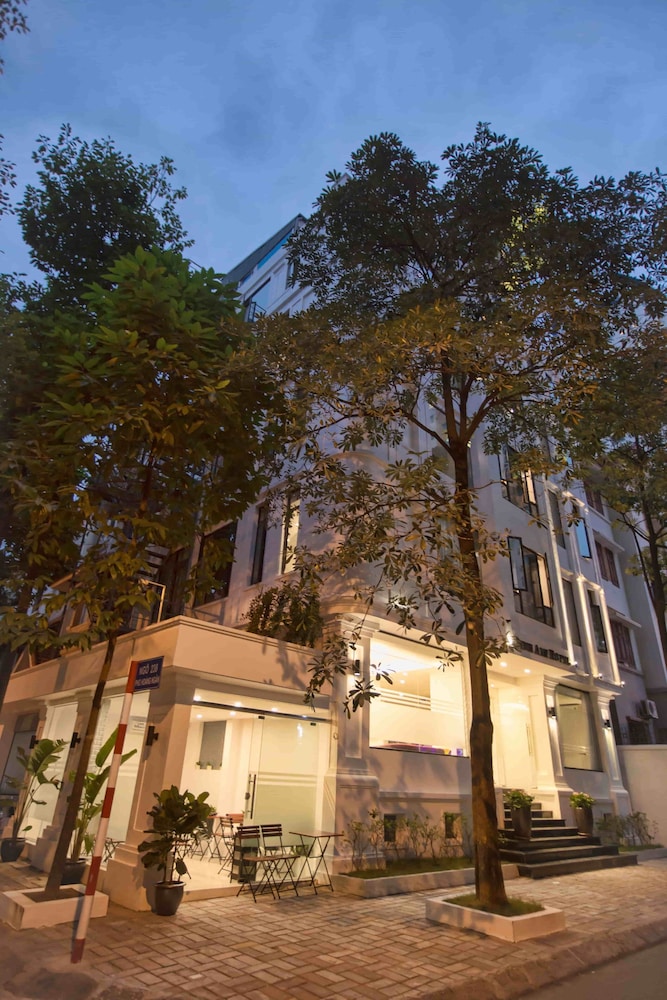 Dinh Ami Hanoi Hotel 5/63