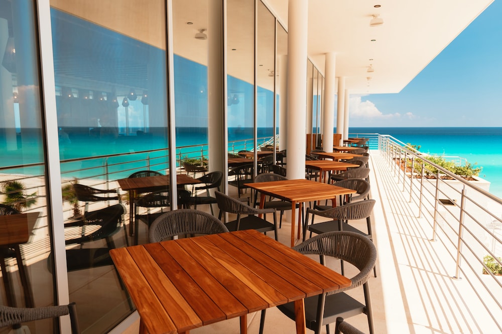 Emporio Cancun 34/48
